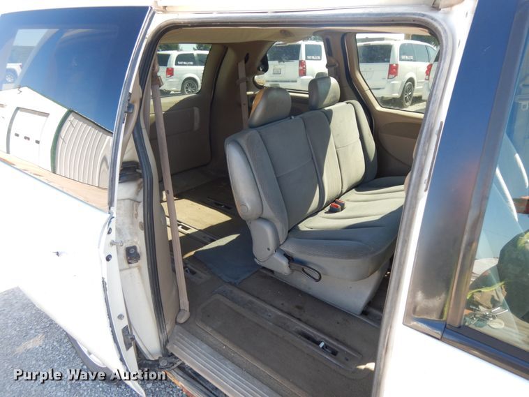 image for item DH6575 2001 Dodge Caravan Sport  van