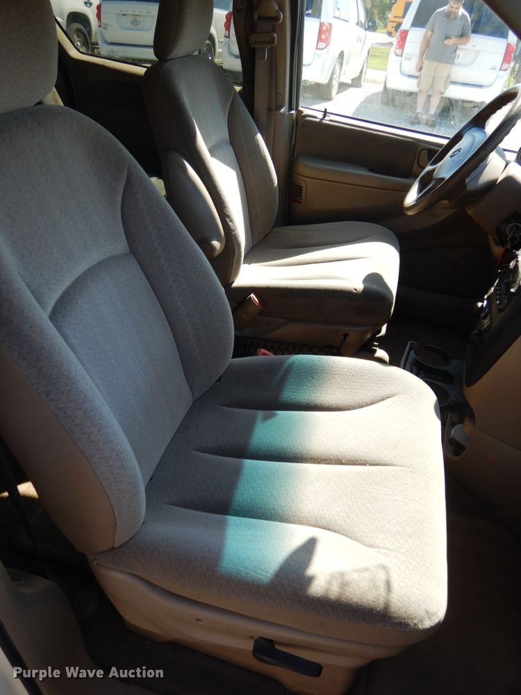 image for item DH6575 2001 Dodge Caravan Sport  van