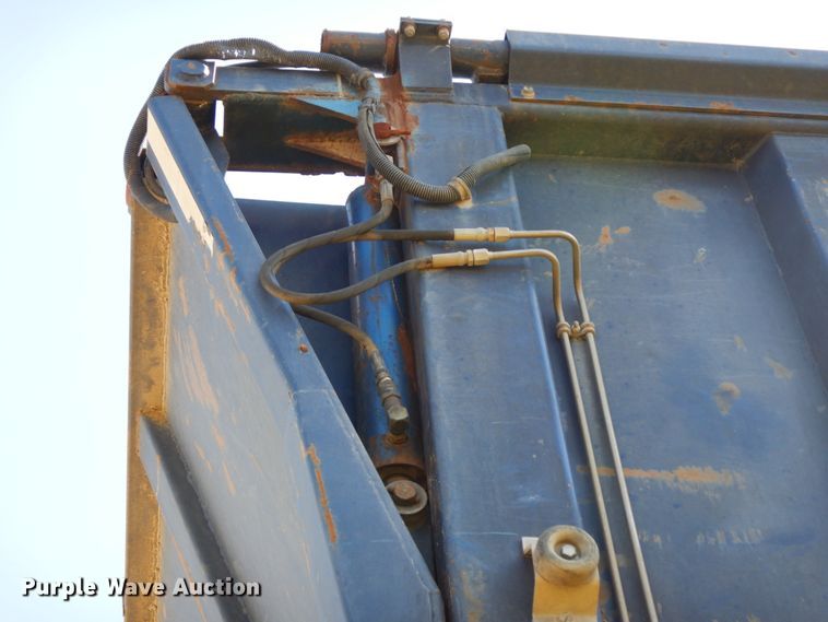 image for item DH6615 2005 Wilkins 4511115SPOT live bottom trailer