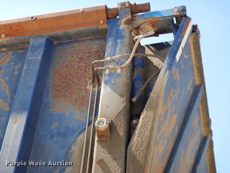 image for item DH6615 2005 Wilkins 4511115SPOT live bottom trailer