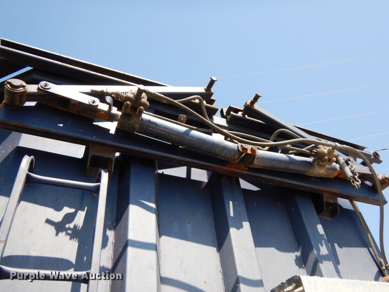 image for item DH6615 2005 Wilkins 4511115SPOT live bottom trailer