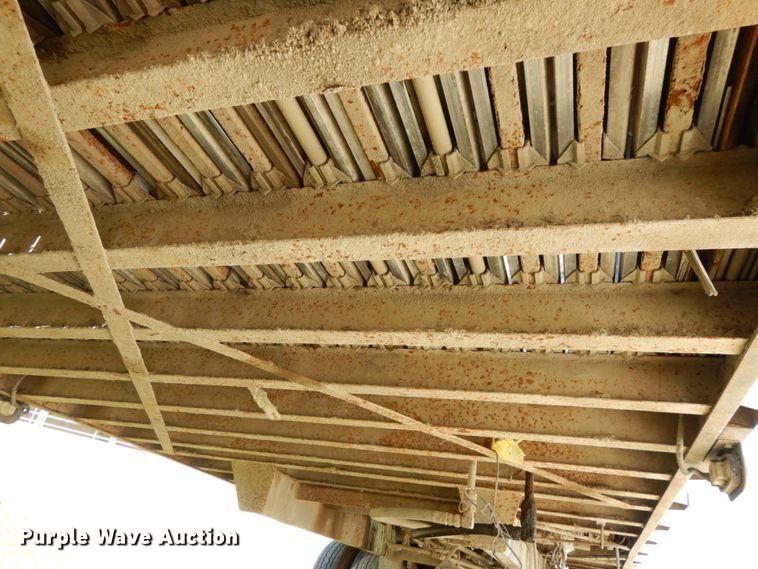 image for item DH6615 2005 Wilkins 4511115SPOT live bottom trailer