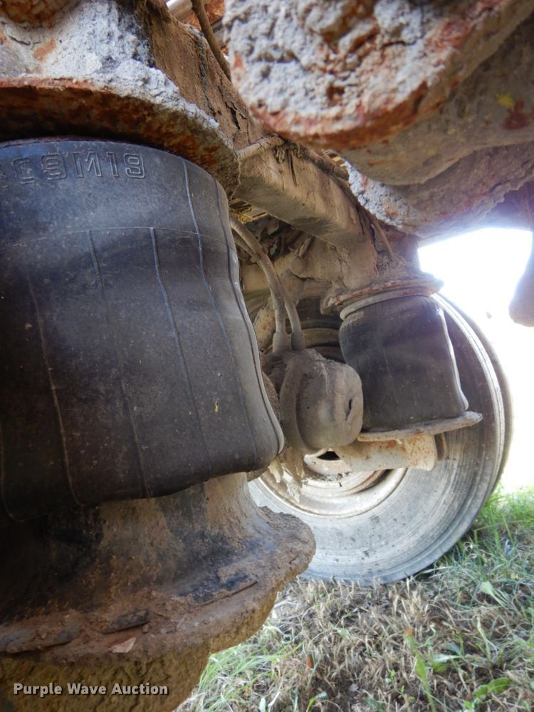 image for item DH6615 2005 Wilkins 4511115SPOT live bottom trailer