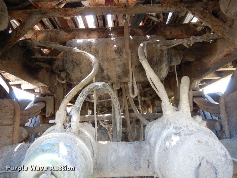 image for item DH6615 2005 Wilkins 4511115SPOT live bottom trailer