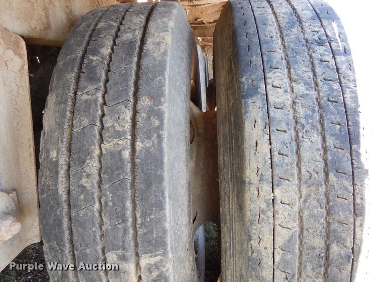 image for item DH6615 2005 Wilkins 4511115SPOT live bottom trailer