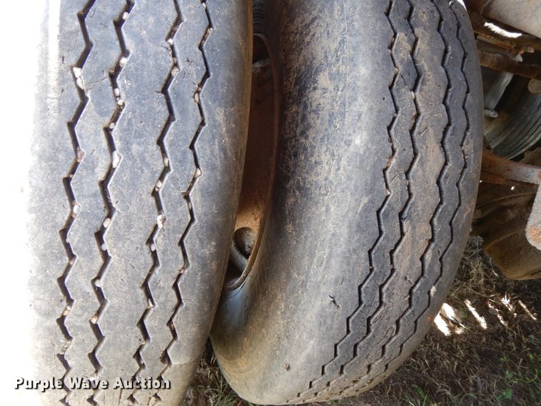 image for item DH6615 2005 Wilkins 4511115SPOT live bottom trailer