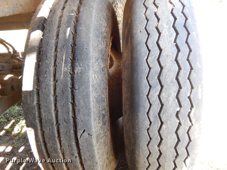 image for item DH6615 2005 Wilkins 4511115SPOT live bottom trailer