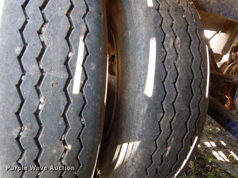 image for item DH6615 2005 Wilkins 4511115SPOT live bottom trailer