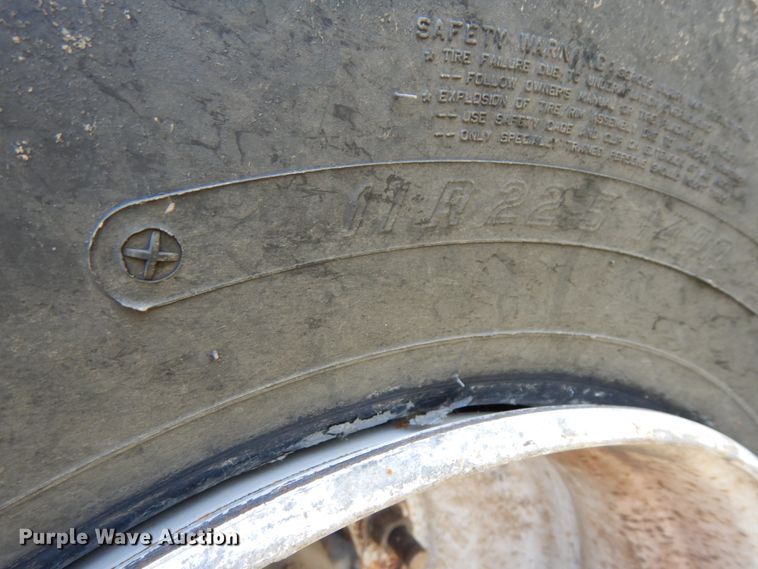 image for item DH6615 2005 Wilkins 4511115SPOT live bottom trailer