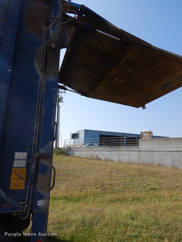 image for item DH6615 2005 Wilkins 4511115SPOT live bottom trailer