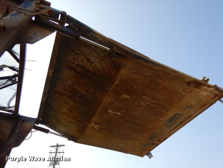 image for item DH6615 2005 Wilkins 4511115SPOT live bottom trailer