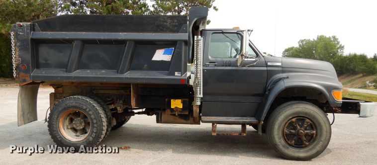 image for item DH6647 1997 Ford F800  dump truck