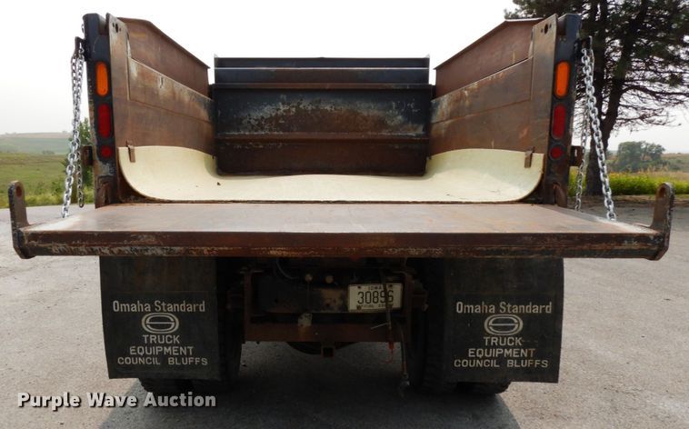 image for item DH6647 1997 Ford F800  dump truck