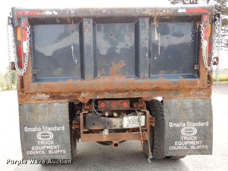 image for item DH6647 1997 Ford F800  dump truck