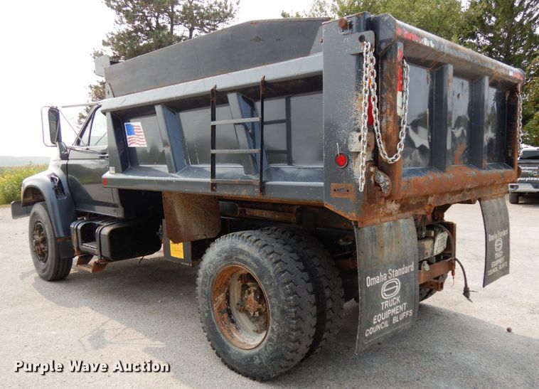 image for item DH6647 1997 Ford F800  dump truck