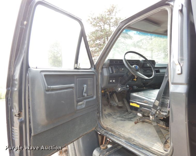 image for item DH6647 1997 Ford F800  dump truck