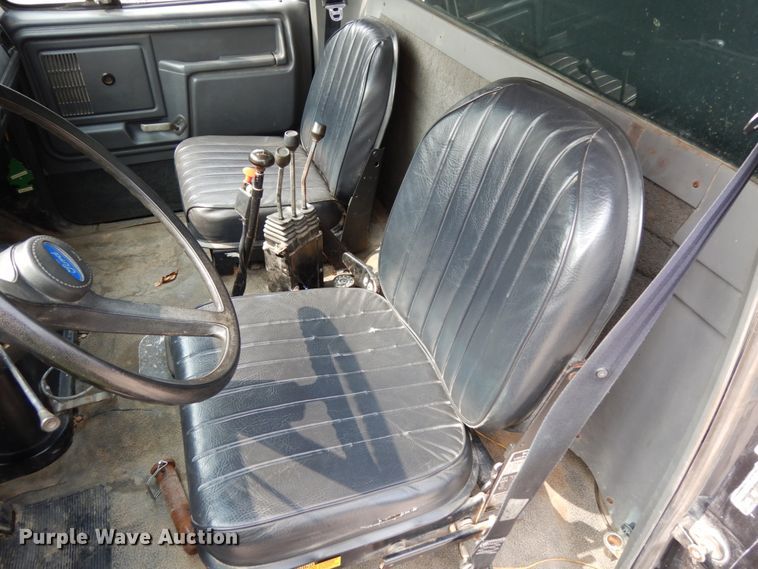 image for item DH6647 1997 Ford F800  dump truck