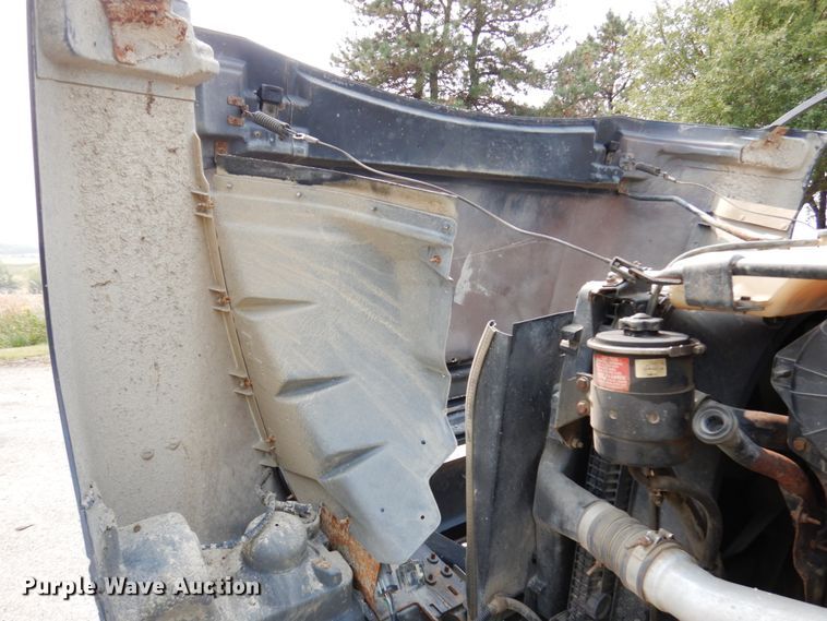 image for item DH6647 1997 Ford F800  dump truck