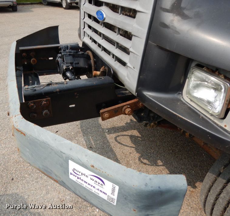 image for item DH6647 1997 Ford F800  dump truck