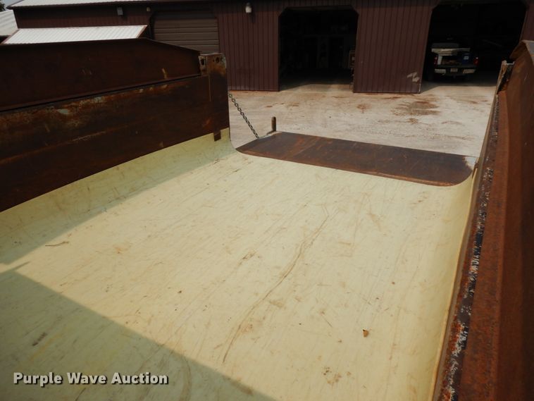 image for item DH6647 1997 Ford F800  dump truck