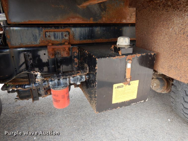 image for item DH6647 1997 Ford F800  dump truck