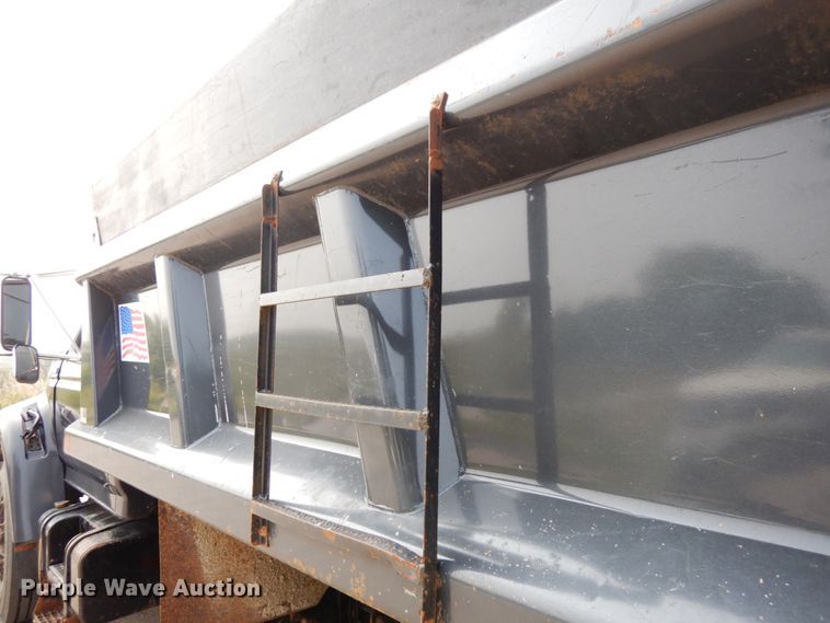 image for item DH6647 1997 Ford F800  dump truck