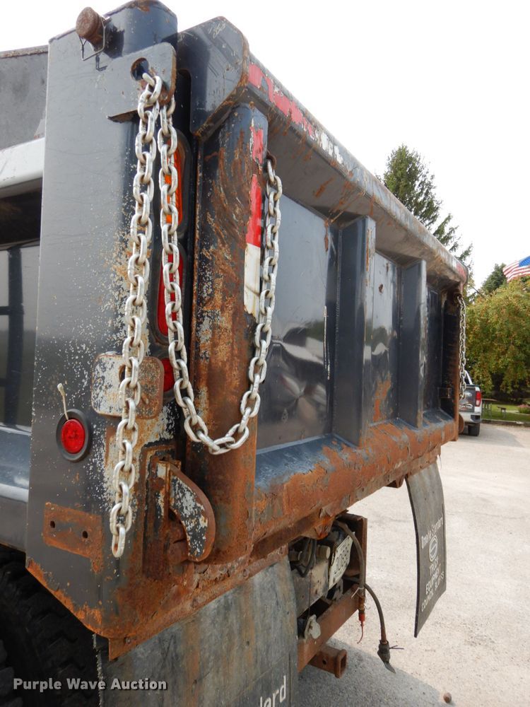 image for item DH6647 1997 Ford F800  dump truck