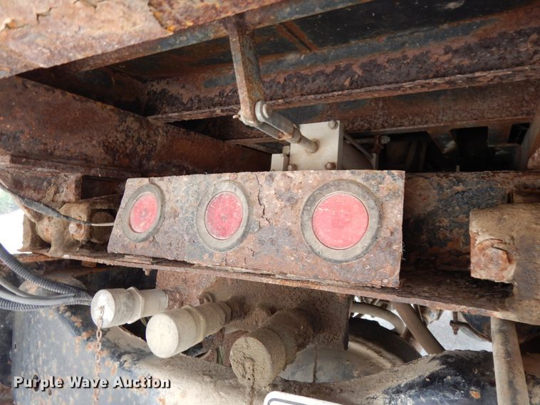 image for item DH6647 1997 Ford F800  dump truck