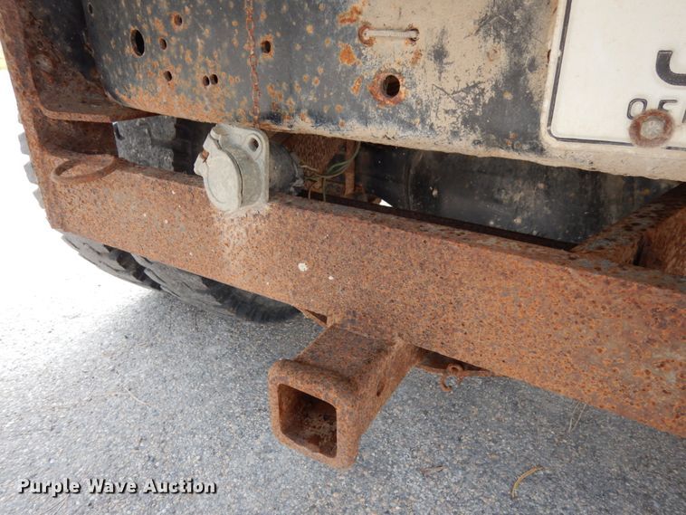 image for item DH6647 1997 Ford F800  dump truck