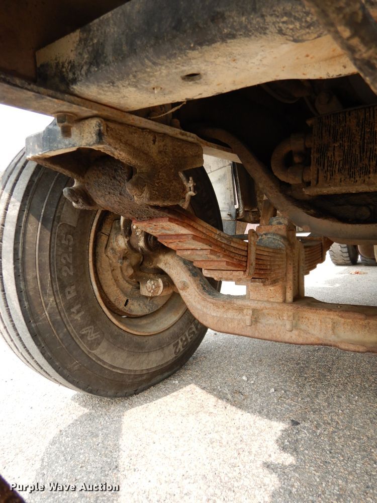 image for item DH6647 1997 Ford F800  dump truck