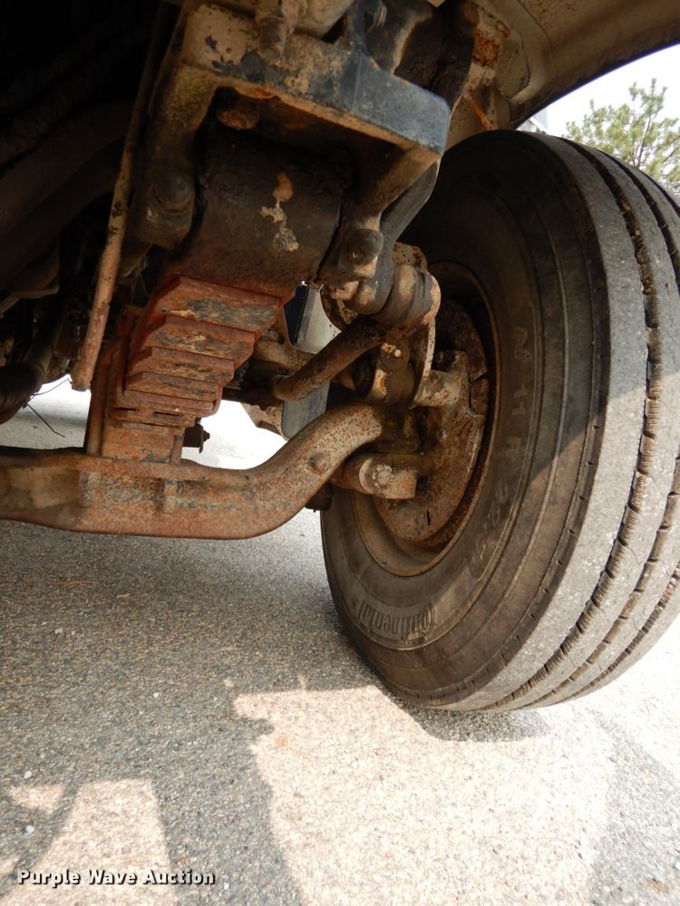 image for item DH6647 1997 Ford F800  dump truck