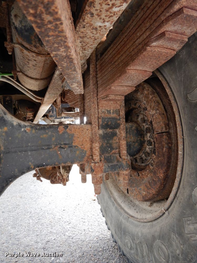 image for item DH6647 1997 Ford F800  dump truck