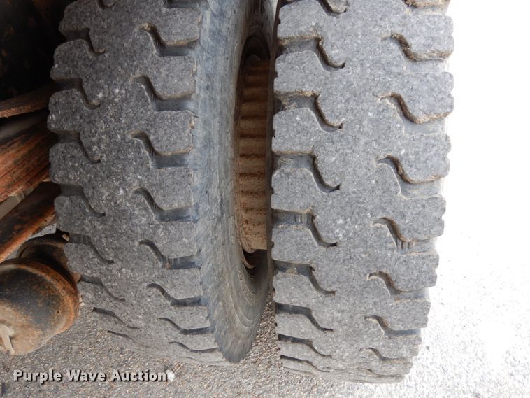 image for item DH6647 1997 Ford F800  dump truck