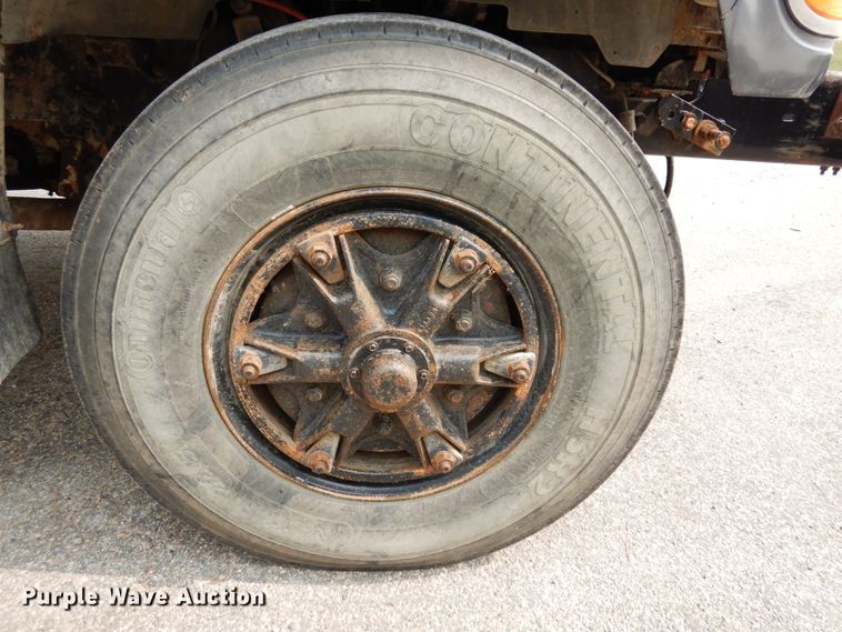 image for item DH6647 1997 Ford F800  dump truck