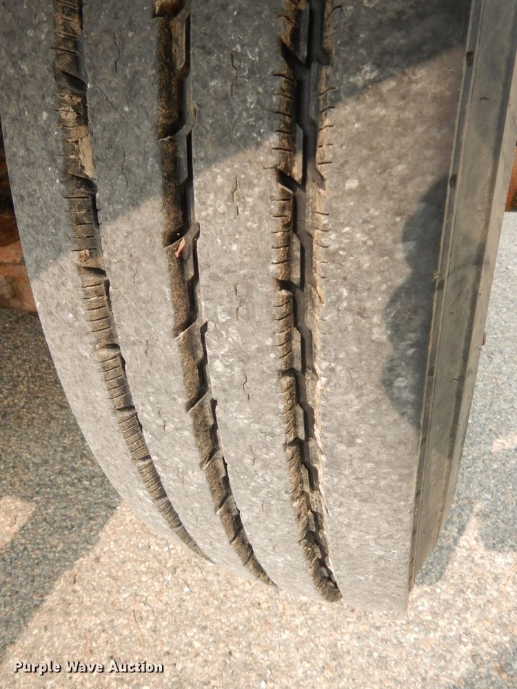 image for item DH6647 1997 Ford F800  dump truck