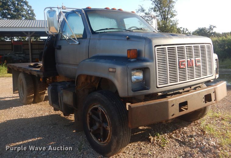 image for item DI0375 1990 GMC C6000  flatbed truck