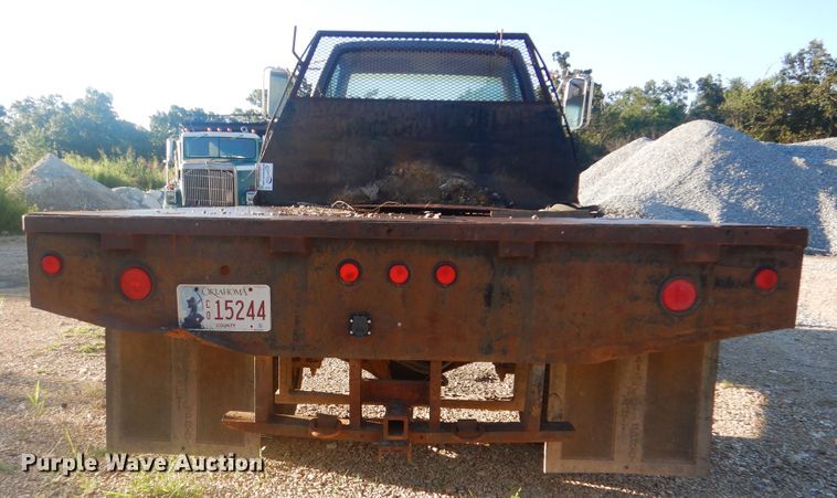 image for item DI0375 1990 GMC C6000  flatbed truck