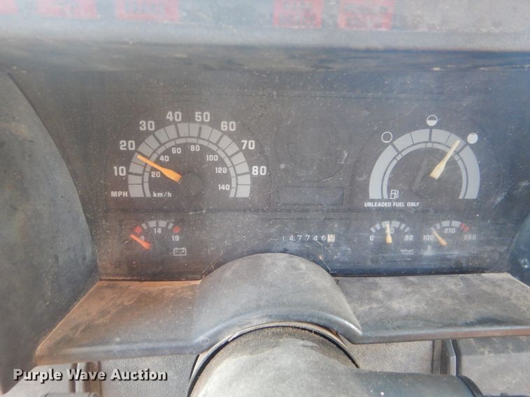 image for item DI0375 1990 GMC C6000  flatbed truck