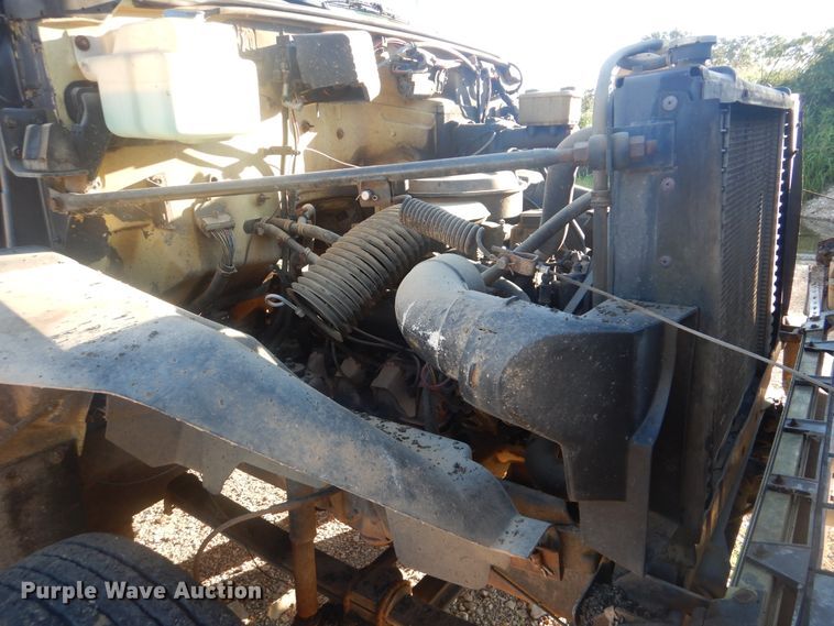 image for item DI0375 1990 GMC C6000  flatbed truck