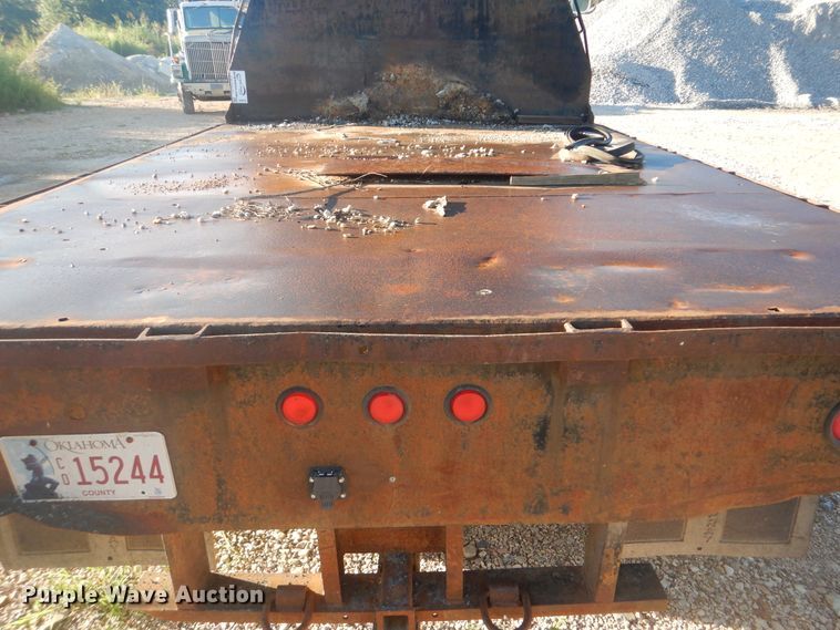 image for item DI0375 1990 GMC C6000  flatbed truck