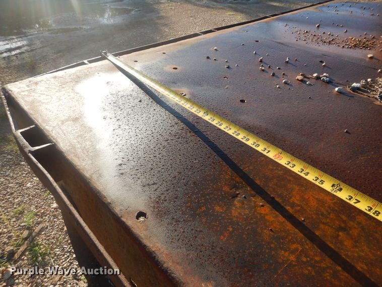 image for item DI0375 1990 GMC C6000  flatbed truck