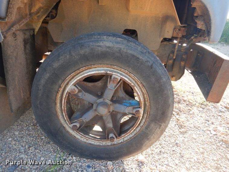 image for item DI0375 1990 GMC C6000  flatbed truck
