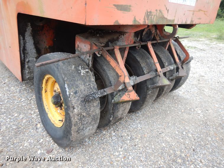 image for item DI0383 Ingram 9-2800-PA  pneumatic roller