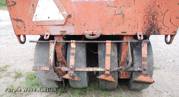 image for item DI0383 Ingram 9-2800-PA  pneumatic roller