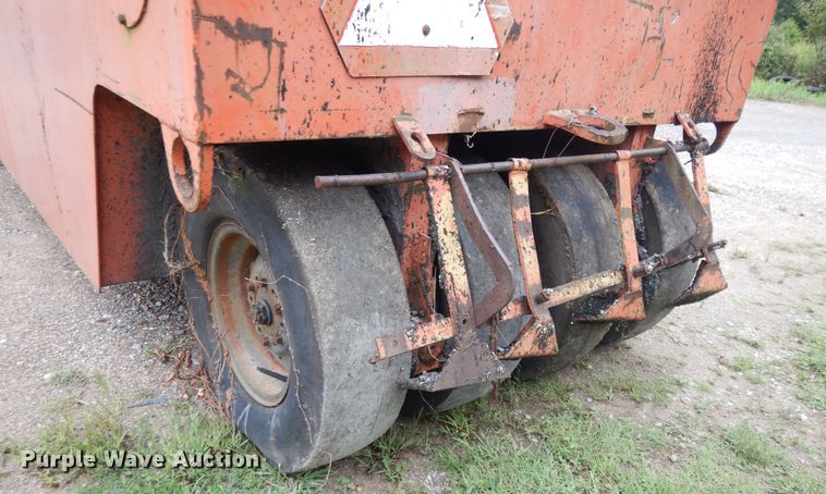 image for item DI0383 Ingram 9-2800-PA  pneumatic roller