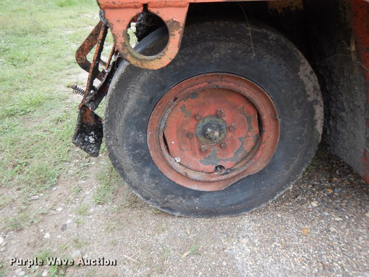 image for item DI0383 Ingram 9-2800-PA  pneumatic roller