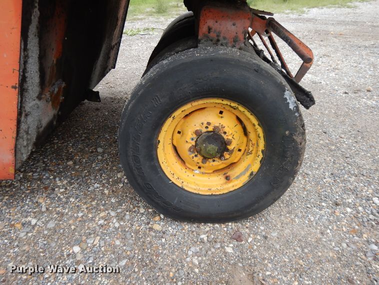 image for item DI0383 Ingram 9-2800-PA  pneumatic roller