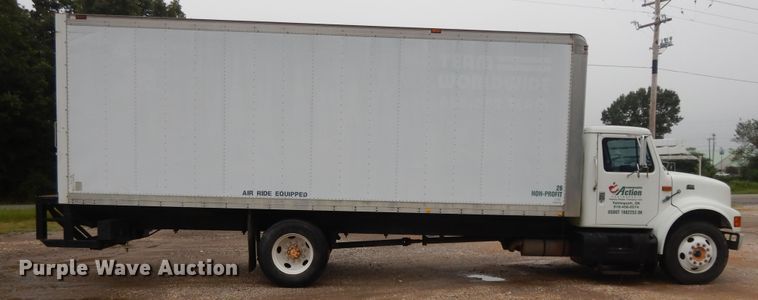 image for item DI7732 1999 International 4700  box truck