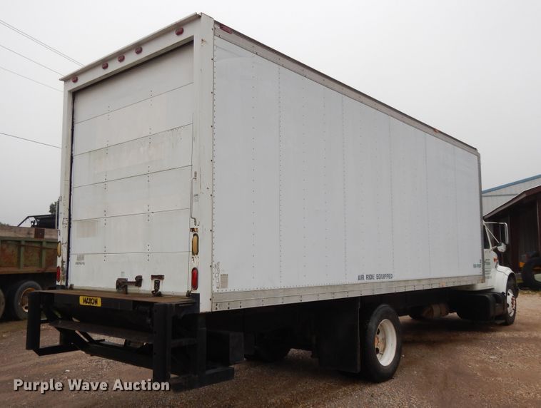 image for item DI7732 1999 International 4700  box truck