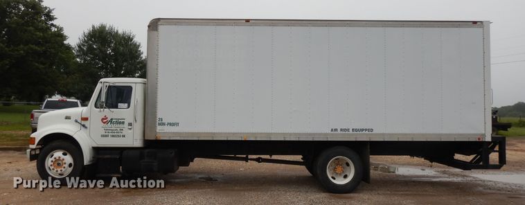 image for item DI7732 1999 International 4700  box truck